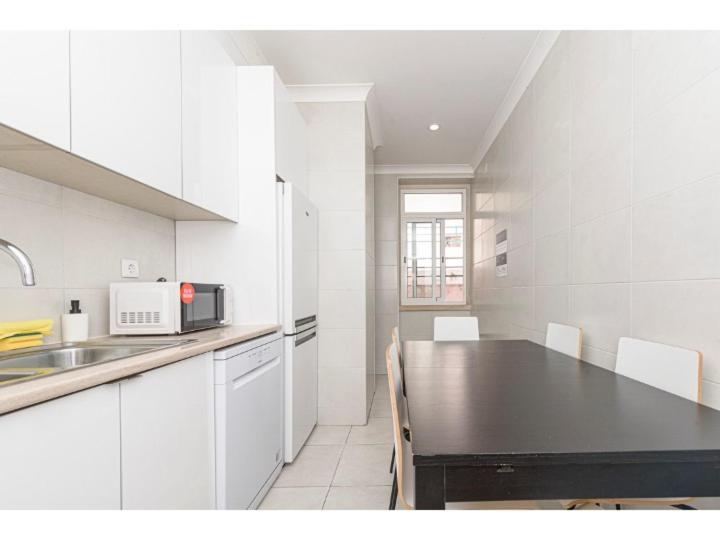 Houze_4 Flat In Near Zoo Lisbon